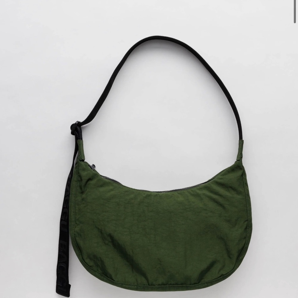 BAGGU Medium Nylon Crescent Bag